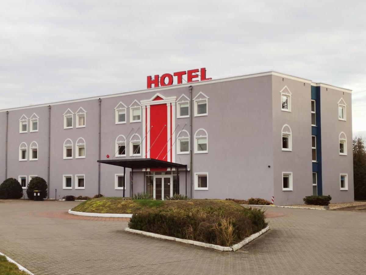 Hotel Holidays Słubice Exterior foto